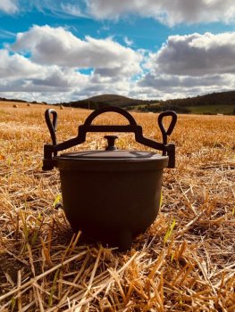 KAWMET litinový kotlík 10l