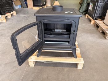 KRATKI krbová kamna KOZA K7 - černá (vystavený kus)