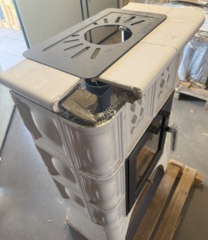 HAAS+SOHN kachlová kamna TREVISO II - černá, kachle slonová kost (II. Jakost)