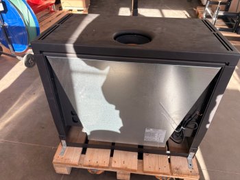 BRONPI závěsná krbová kamna VERSALLES-C VISION s bočním sklem (II. jakost)