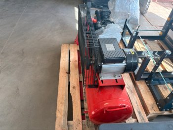 Kraft&Dele olejový kompresor dvoupístový 100l 230V KD402 (II. jakost)