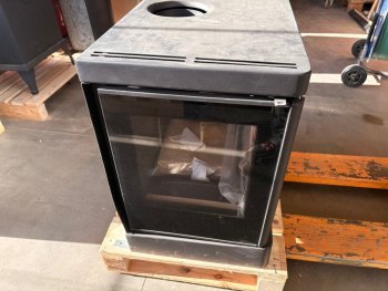 BRONPI závěsná krbová kamna VERSALLES-C VISION s bočním sklem (II. jakost)