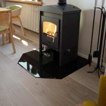 Sklo pod kamna - FLAMINGO Šestihran 1000x1000 mm, černé, fazeta / 6 mm