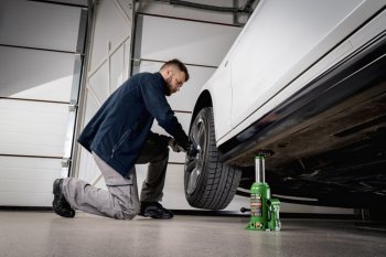 WUBER Hydraulický sloupkový hever 10T W22013