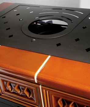 HAAS+SOHN krbová kamna MATERA s výměníkem - černá, kachle medovník