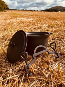 KAWMET litinový kotlík 10l